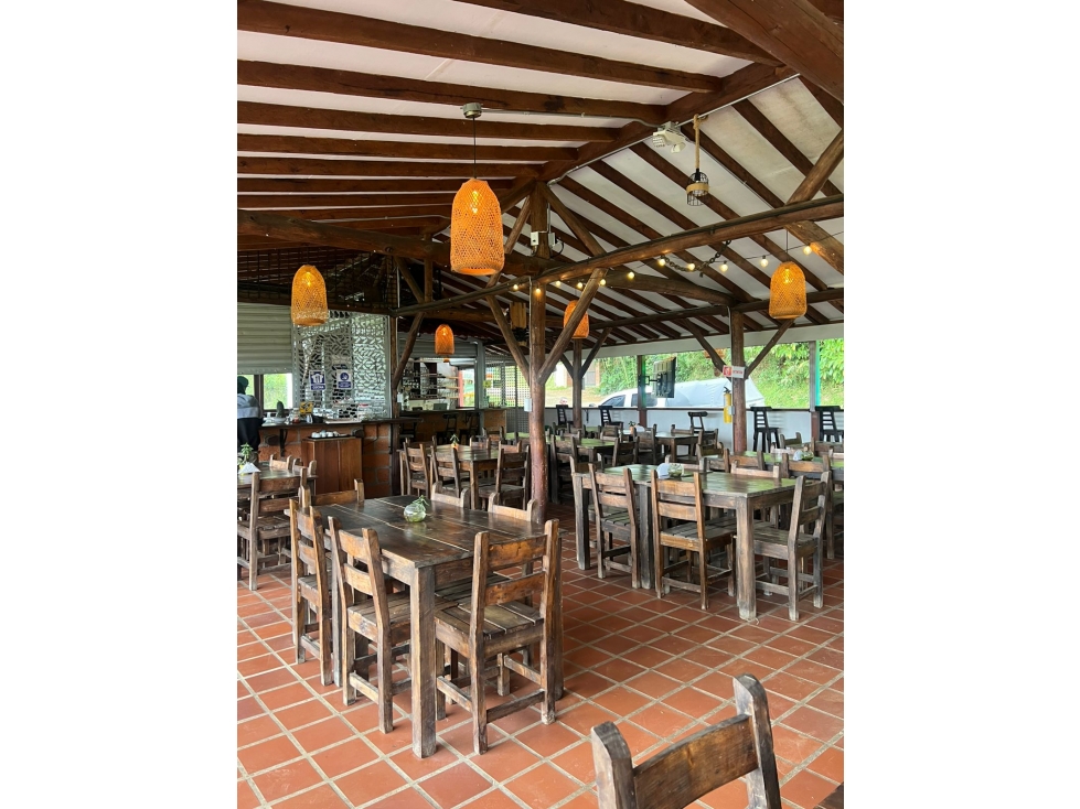 VENTA CASA HOTEL CON RESTAURANTE EN JARDIN - 4
