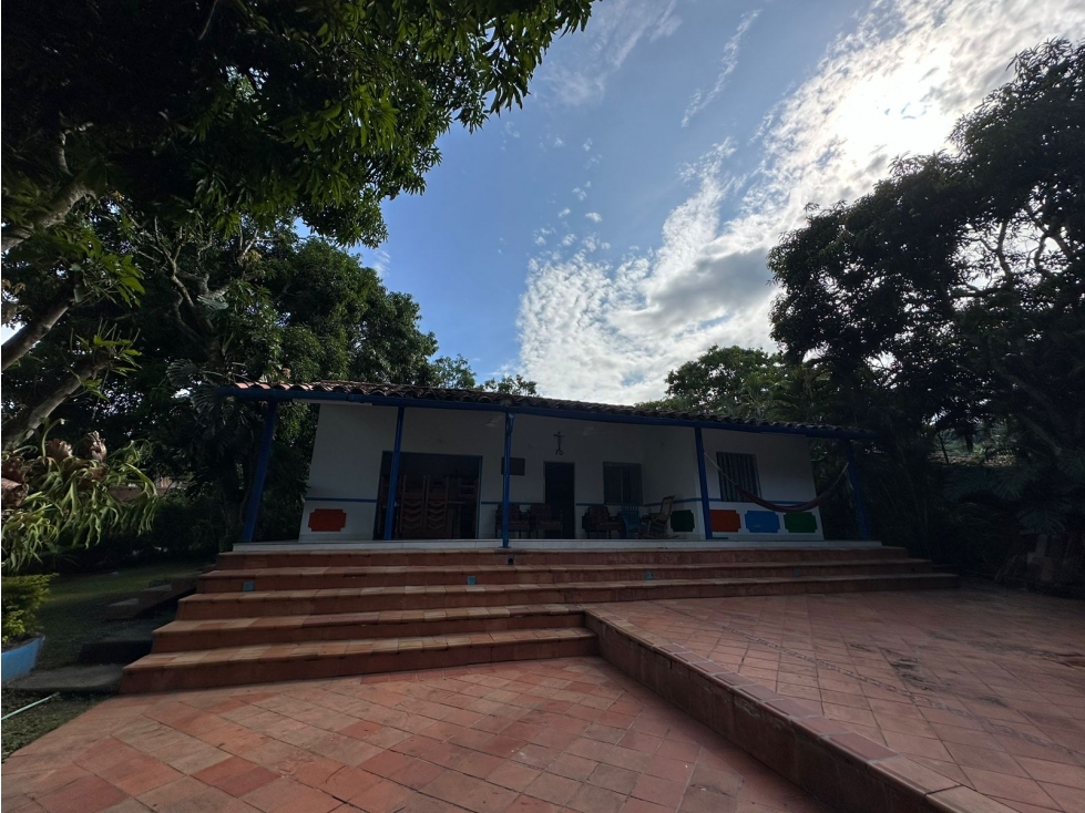 VENTA DE HERMOSA CABAÑA EN LA PINTADA