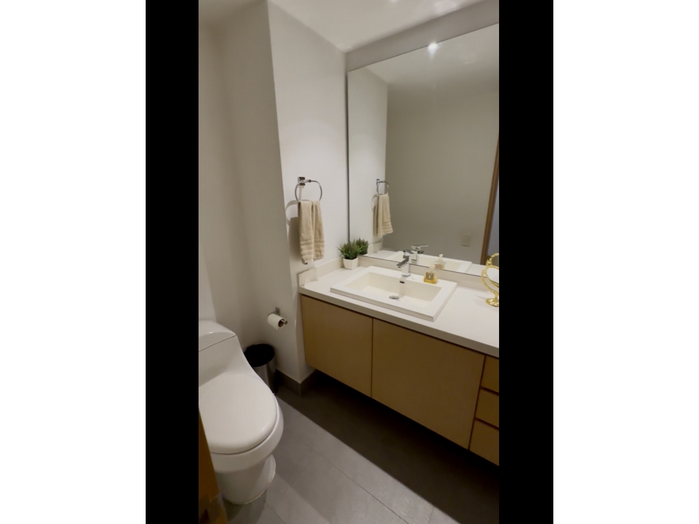 VENTA DE HERMOSO APARTAMENTO EN EL POBLADO, LOMA LOS BALSOS — foto 2