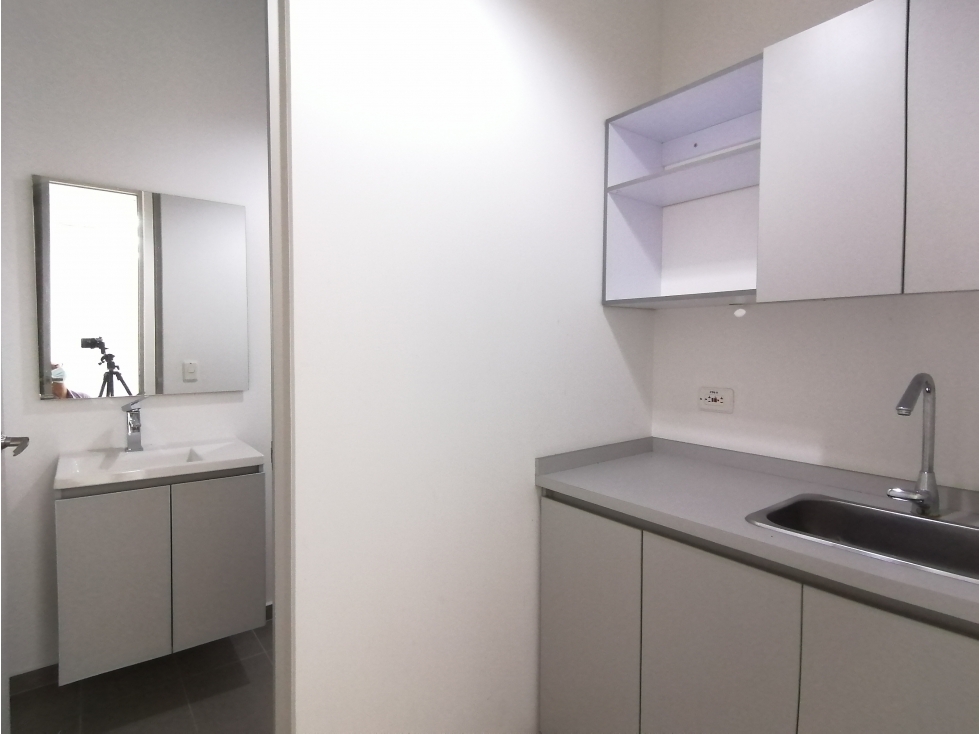 VENTA LOCAL 37 mt2 EN EDIFICIO EMPRESARIAL S48 TOWER - 6