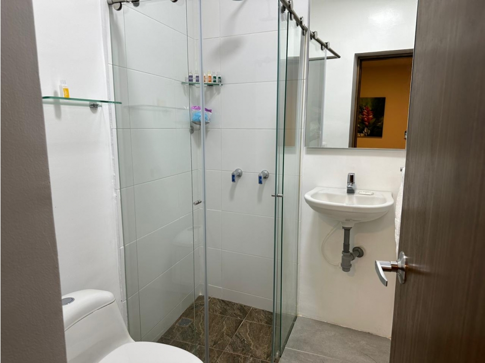 VENTA DE CASA HOTEL EN PRIMER PISO EN SAN JOAQUIN - MEDELLIN — foto 4