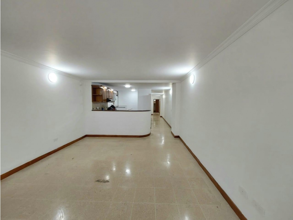 VENDO APARTAMENTO REMODELADO EN LA CASTELLANO EN PISO 4 POR ESCALAS — foto 6