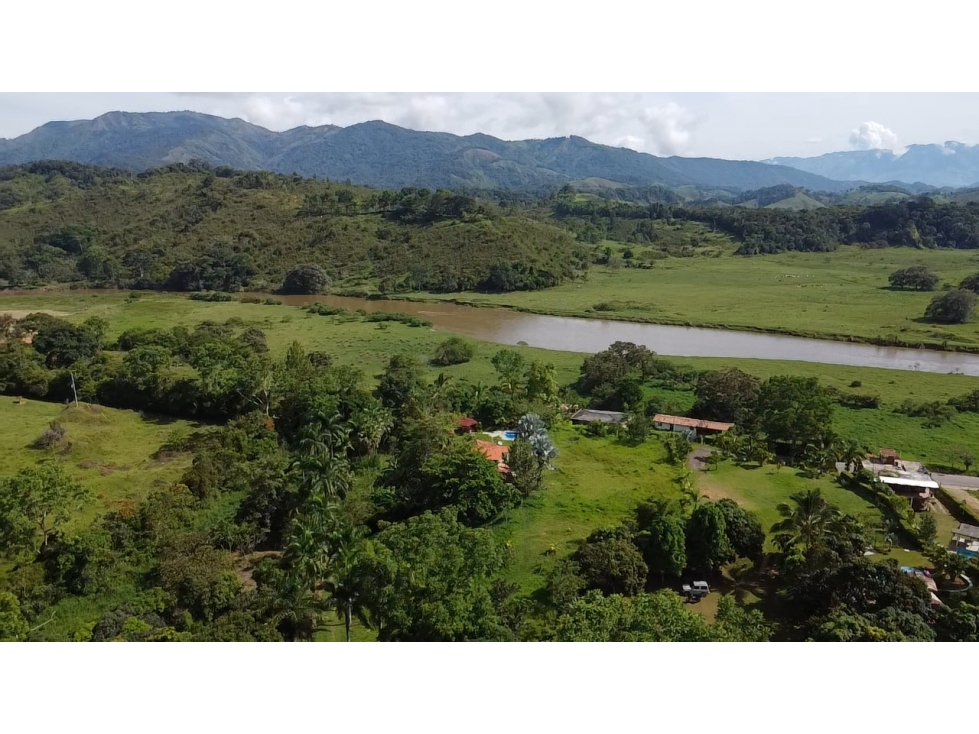 SE VENDE CASA CAMPESTRE EN YOLOMBÓ - PORCE - 3