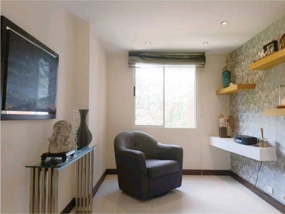 VENTA DE APARTAMENTO EN LA PARTE BAJA DE LA LOMA DE LOS BERNAL. — foto 4