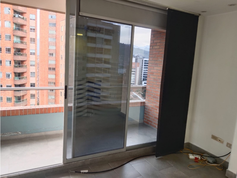 OFICINA EN VENTA EN EXCLUSIVA ZONA DE EL POBLADO CON LINDA VISTA — foto 5
