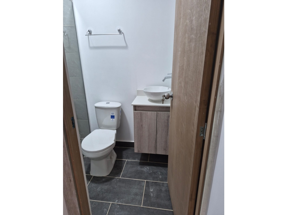 HERMOSO APARTAMENTO EN BARRIO CRISTOBAL — foto 5