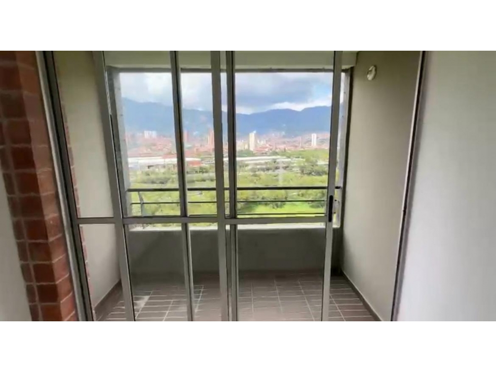 VENTA DE APARTAMENTO EN LA VIDA ES BELLA CON PARQUEADERO Y UTIL — foto 4
