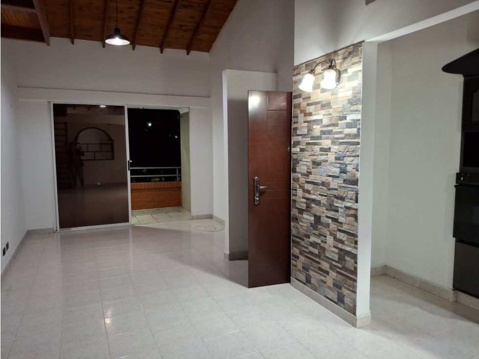 VENDO APARTAMENTO EXCELENTE UBICACION EN PRADOS DE SABANETA