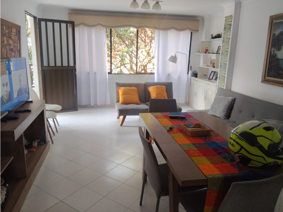 AMPLIO APARTAMENTO EN VENTA EN EL MEJOR SECTOR DE LAURELES
