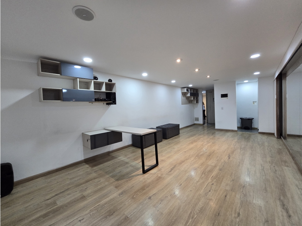 VENTA DE OFICINA CONVERTIBLE EN APARTAESTUDIO EN LA CANDELARIA. — foto 4