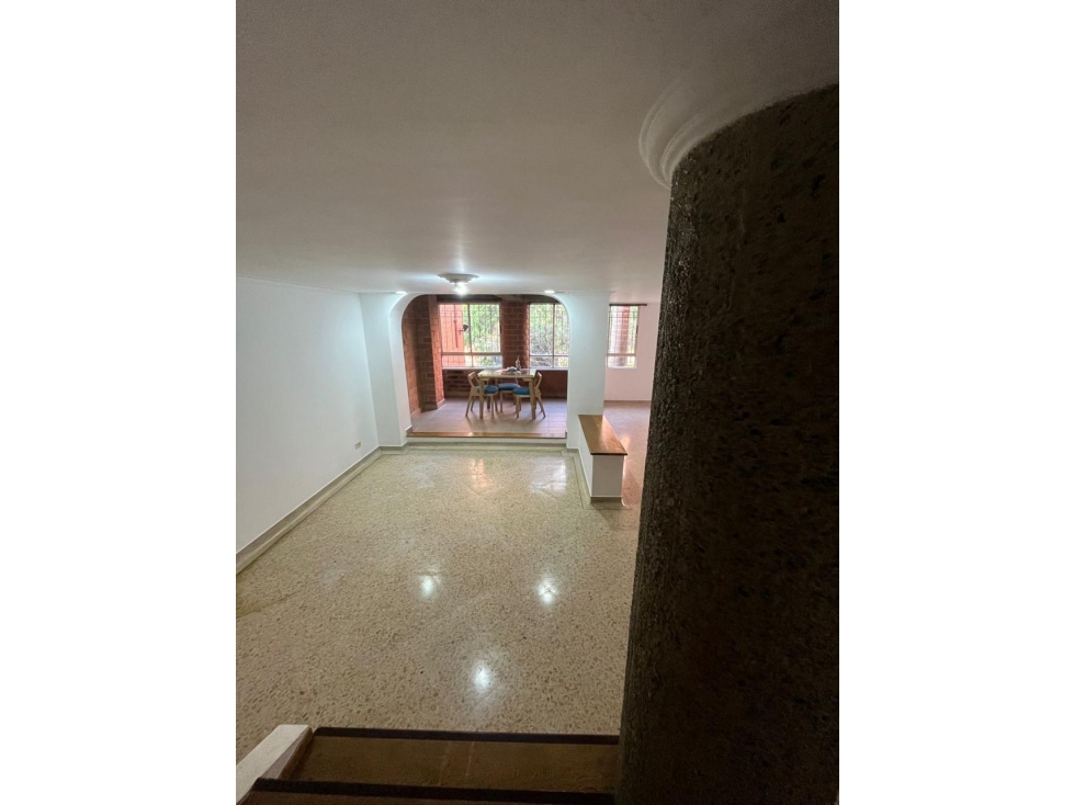 VENTA APARTAMENTO DUPLEX EN LAURELES SANTA TERESITA — foto 4