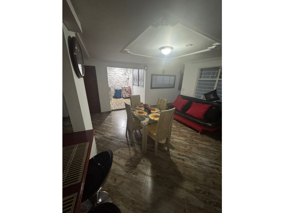 SE VENDE CASA EN CAMPO VALDÉS SEGUNDO PISO RECIEN REMODELADA — foto 4