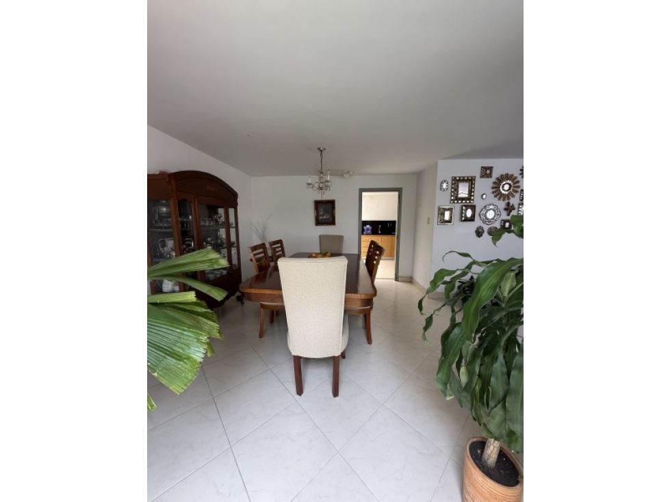 VENTA DE CASA EN LA 80 ESQUINA PARA CONSTRUIR O REMODELAR — foto 2