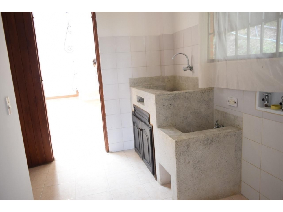 VENTA DE CASA EN LA COLA DEL ZORRO EL POBLADO — foto 4