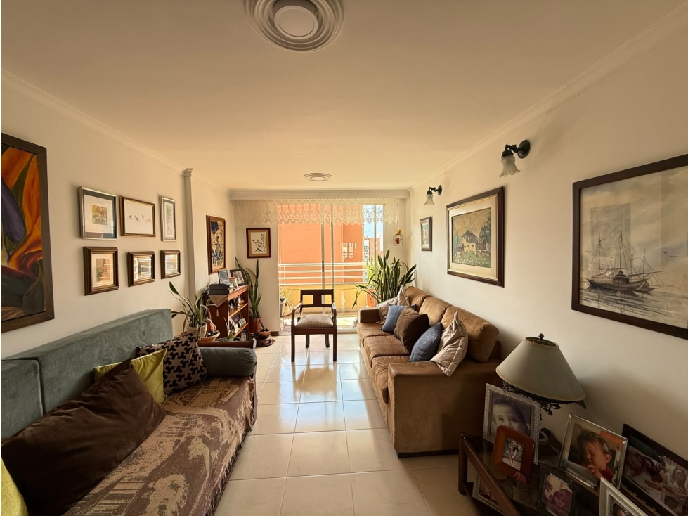 APARTAMENTO LOMA DE LOS BERNAL, PARTE BAJA