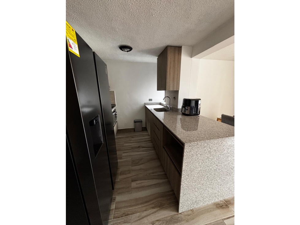 APARTAMENTO LOMA DE LOS BERNAL, CERCA AL EURO — foto 3