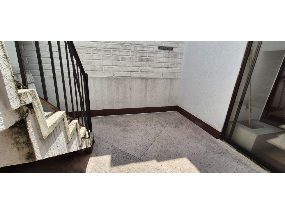 VENDO APARTAMENTO TIPO CASA ENVIGADO PARQUE PPAL 6 ALCOBAS — foto 4