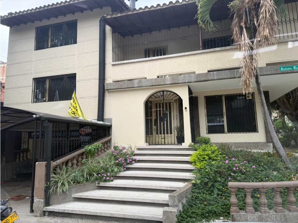 CASA LOTE EN VENTA LA FLORESTA | 216,75 M²