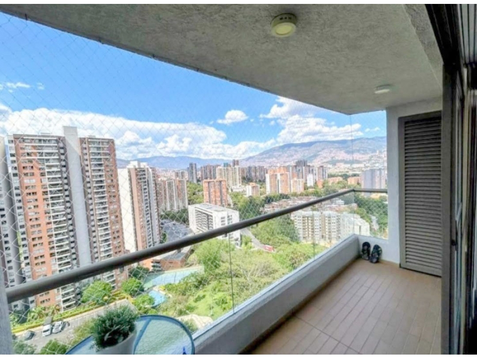 VENTA DE APARTAMENTO EN LA LOMA DE LOS BERNAL. — foto 5