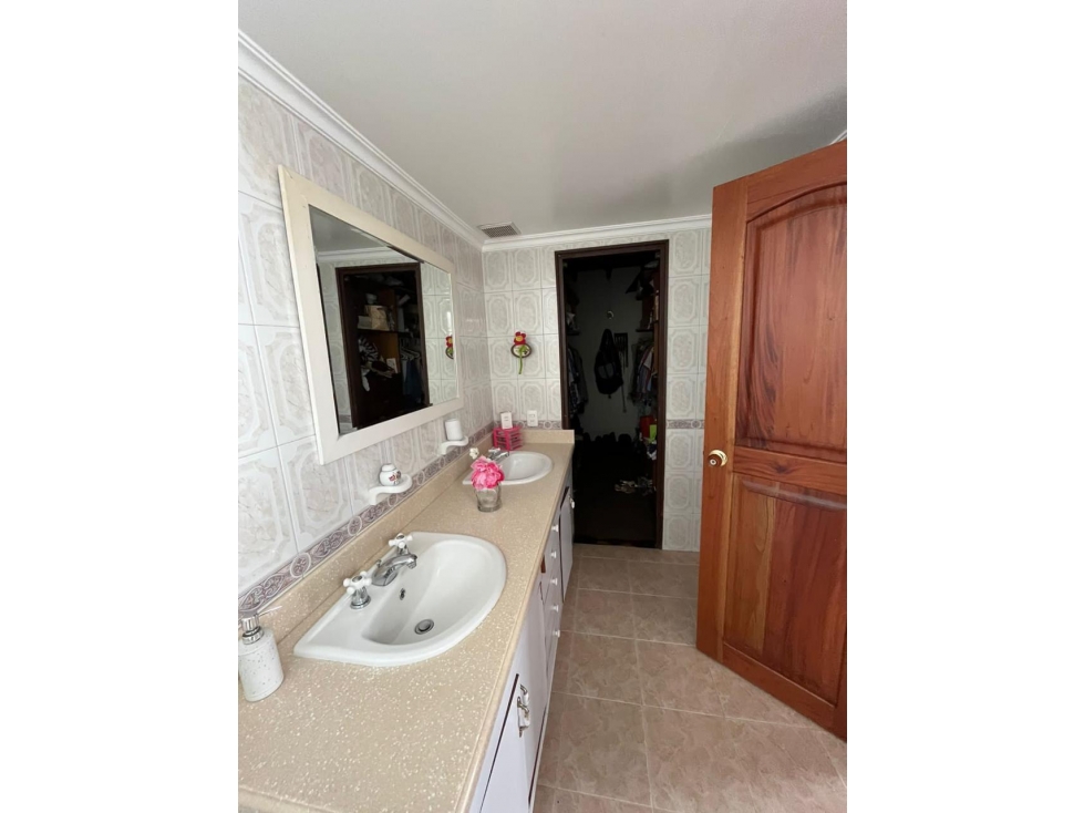 SE VENDE CASA EN SIMÓN BOLIVAR - 4