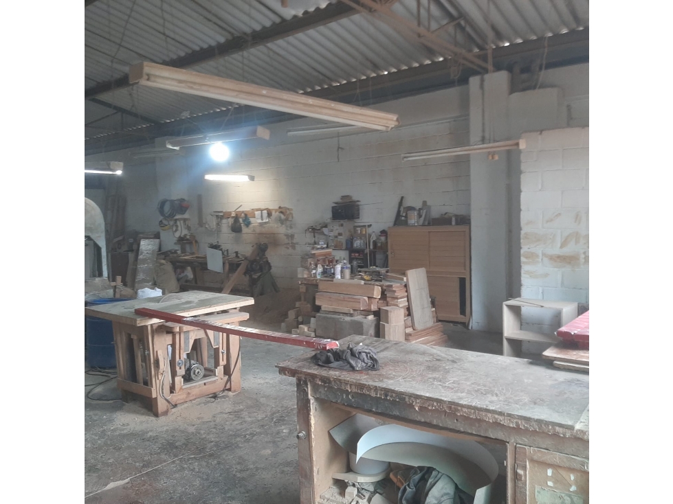 VENTA DE BODEGA EN CISNEROS — foto 4