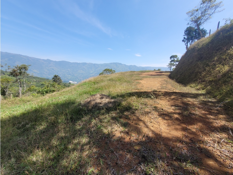 SE VENDE LOTE EN GIRARDOTA MANGA ARRIBA - 4