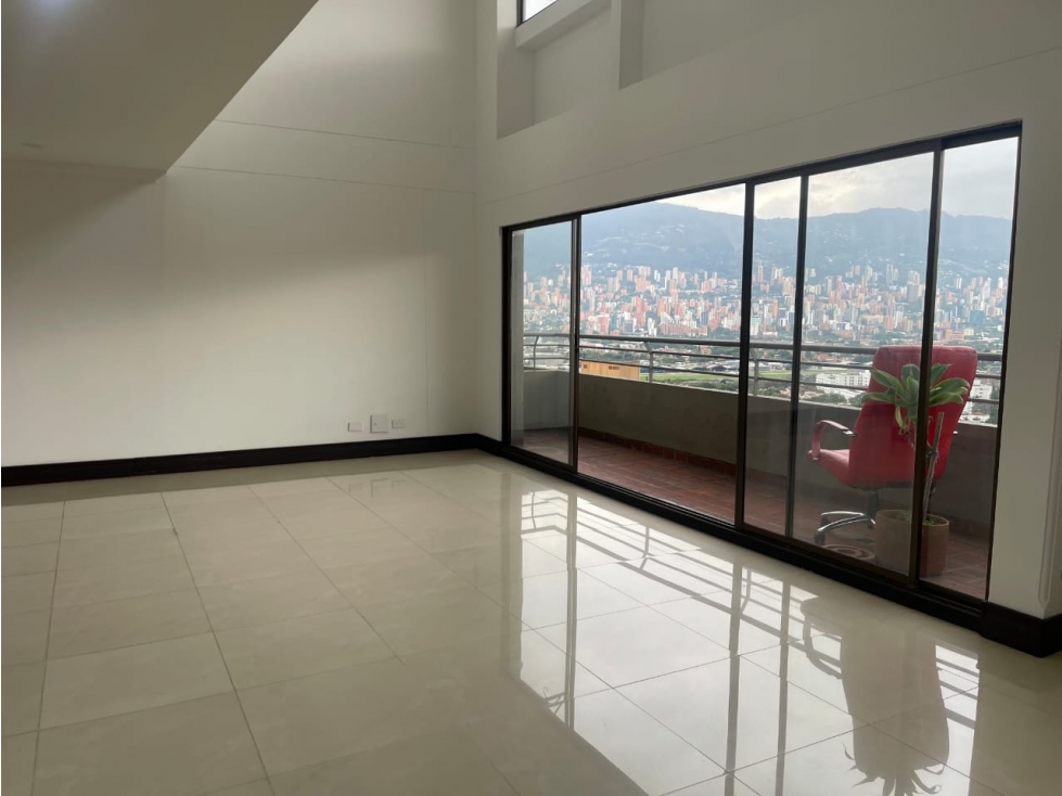 APARTAMENTO DUPLEX LOMA DE LOS BERNAL