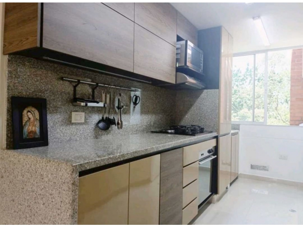 VENTA DE APARTAMENTO EN LA PARTE BAJA DE LA LOMA DE LOS BERNAL. — foto 5
