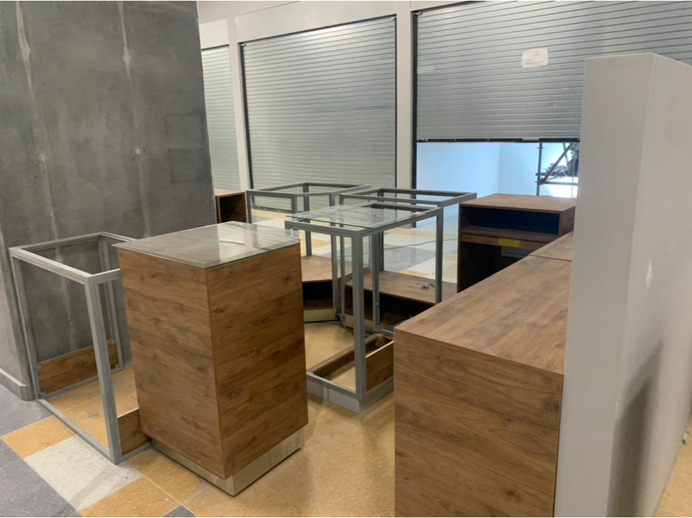 EN VENTA BURBUJA COMERCIAL EN C.C. BEILLIN - BELLO — foto 5