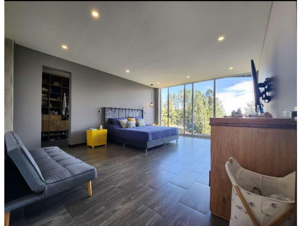 SE VENDE ESPECTACULAR CASA CAMPESTRE EN LA LOMA DEL ESCOBERO — foto 2