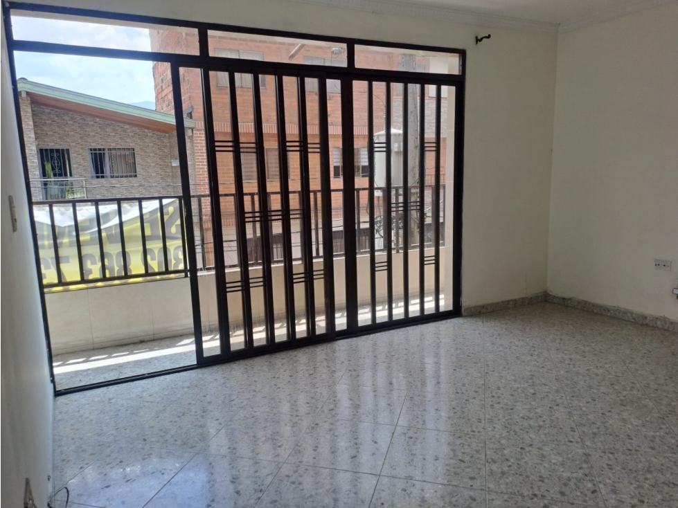 CASA EN VENTA ITAGUI LA GLORIA 3 PISO EDIFICIO PH