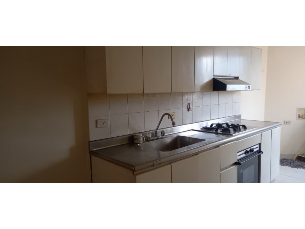 APARTAMENTO ESTADIO, CERCA AL COLEGIO JESUS MARIA — foto 3