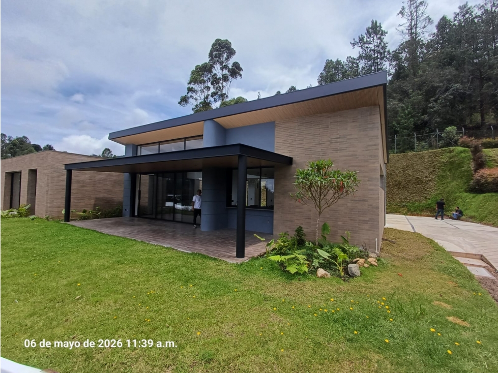 VENDO CASA CAMPESTRE EN UNIDAD EN ENVIGADO ALTO DEL ESCOBERO — foto 2