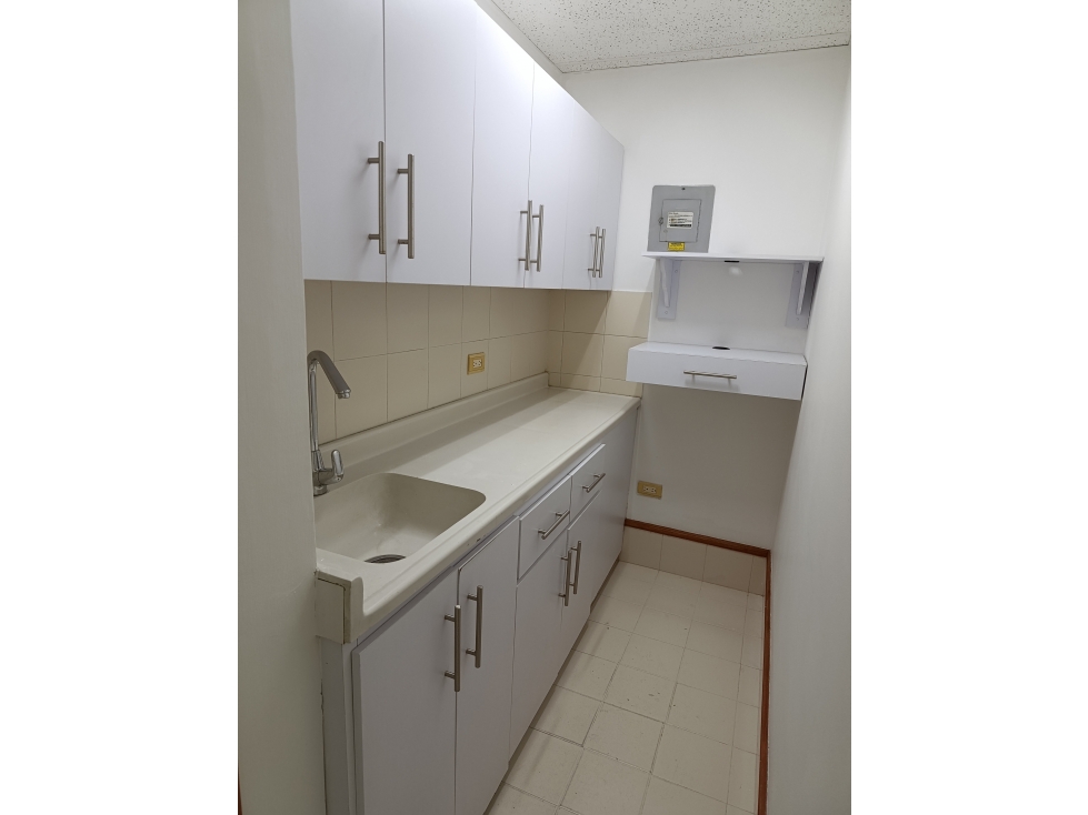 VENDO - ARRIENDO OFICINA EN VILLA CARLOTA - EL POBLADO — foto 5