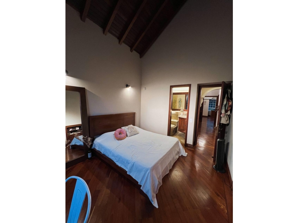 VENTA HERMOSA CASA EN ENVIGADO SECTOR LOMA DEL ESCOBERO — foto 5