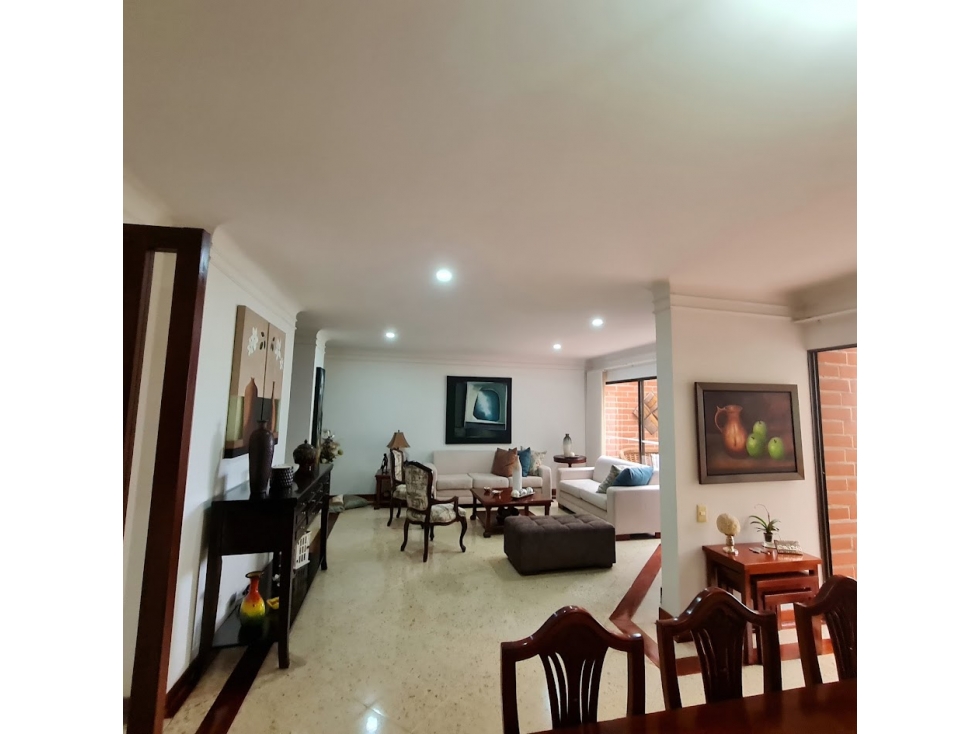 Apartamento en venta El Poblado, sector San Lucas — foto 2