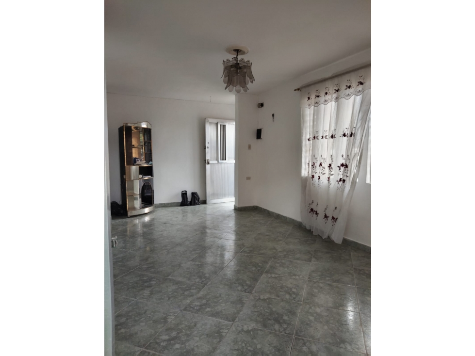 SE VENDE SEGUNDO PISO CASA EN EL 12 DE OCTUBRE — foto 4