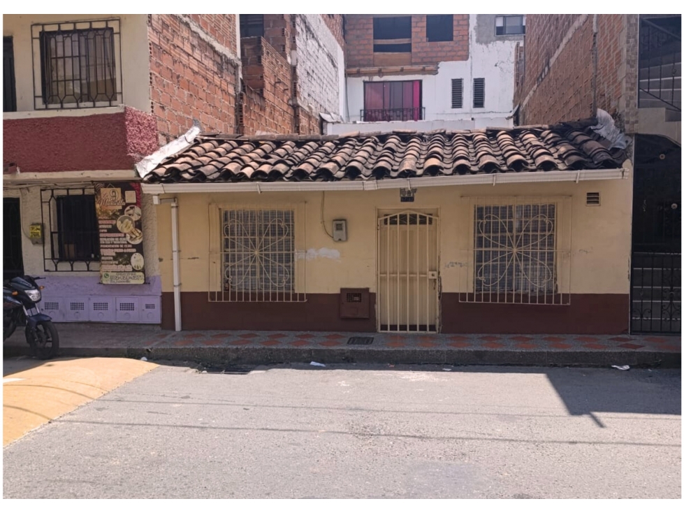 OPORTUNIDAD DE INVERSIÓN , CASA LOTE EN VENTA EN ITAGÜ