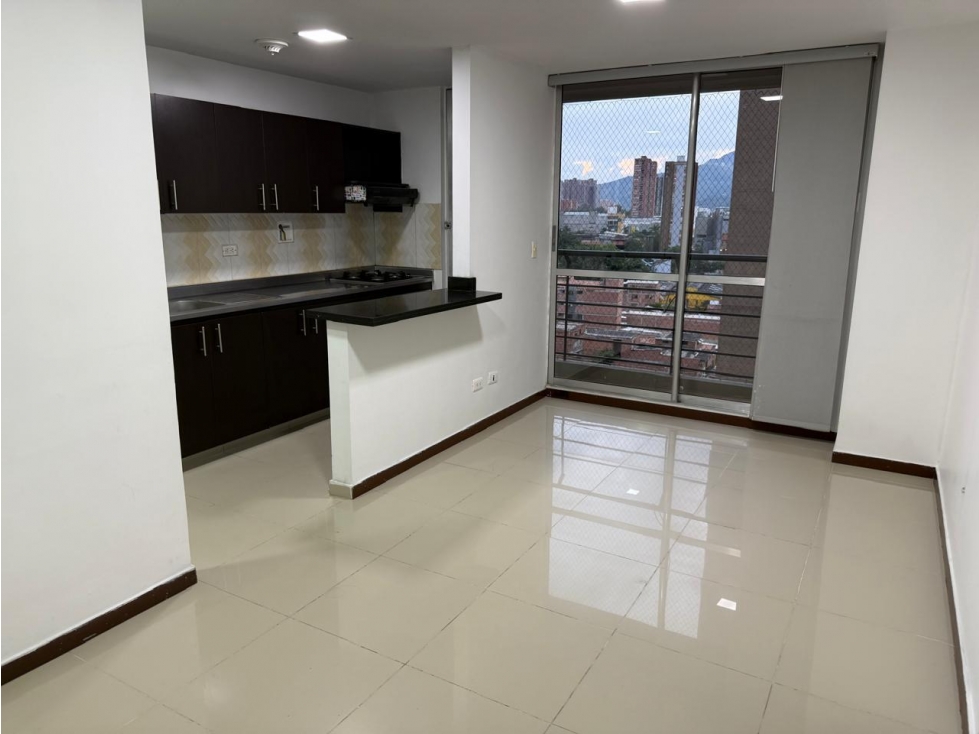 VENTA DE APARTAMENTO EN LOS ARBOLES CON PARQUEADERO Y UTIL — foto 4