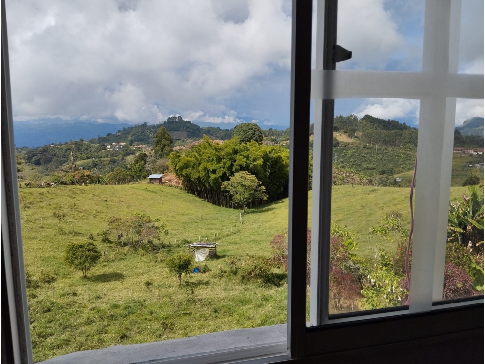 SE VENDE COMODO APARTAMENTO EN JERICO ANT - 6