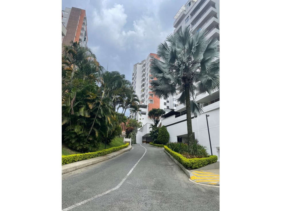 VENDO APARTAMENTO EN ENVIGADO EN LOMA DEL ESMERALDAR