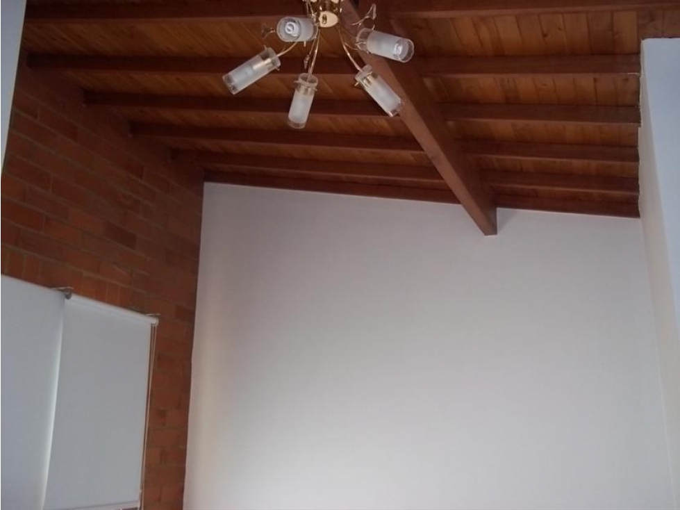 VENTA CASA UNIFAMILIAR SECTOR LA MOTA UNIDAD CERRADA — foto 4