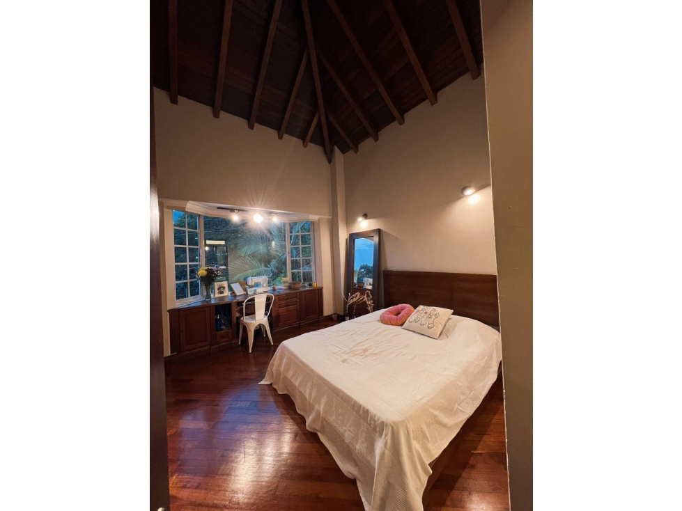 VENTA HERMOSA CASA EN ENVIGADO SECTOR LOMA DEL ESCOBERO — foto 6