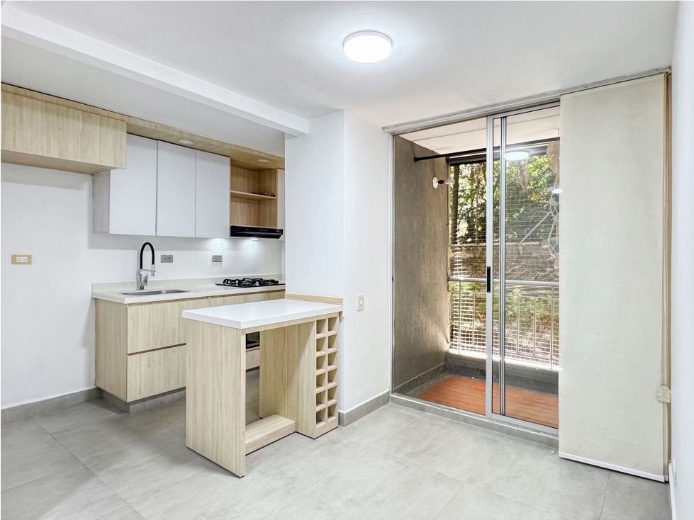 Venta Apto remodelado 57m2 - 3 habitaciones en Castropol, El Poblado — foto 4