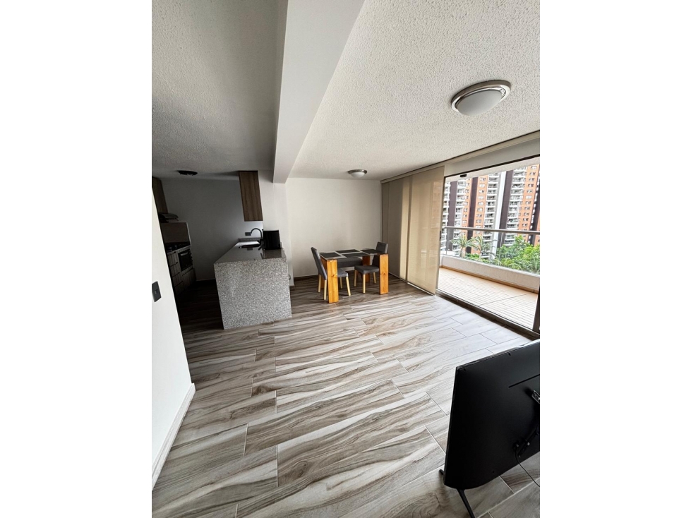 APARTAMENTO LOMA DE LOS BERNAL, CERCA AL EURO