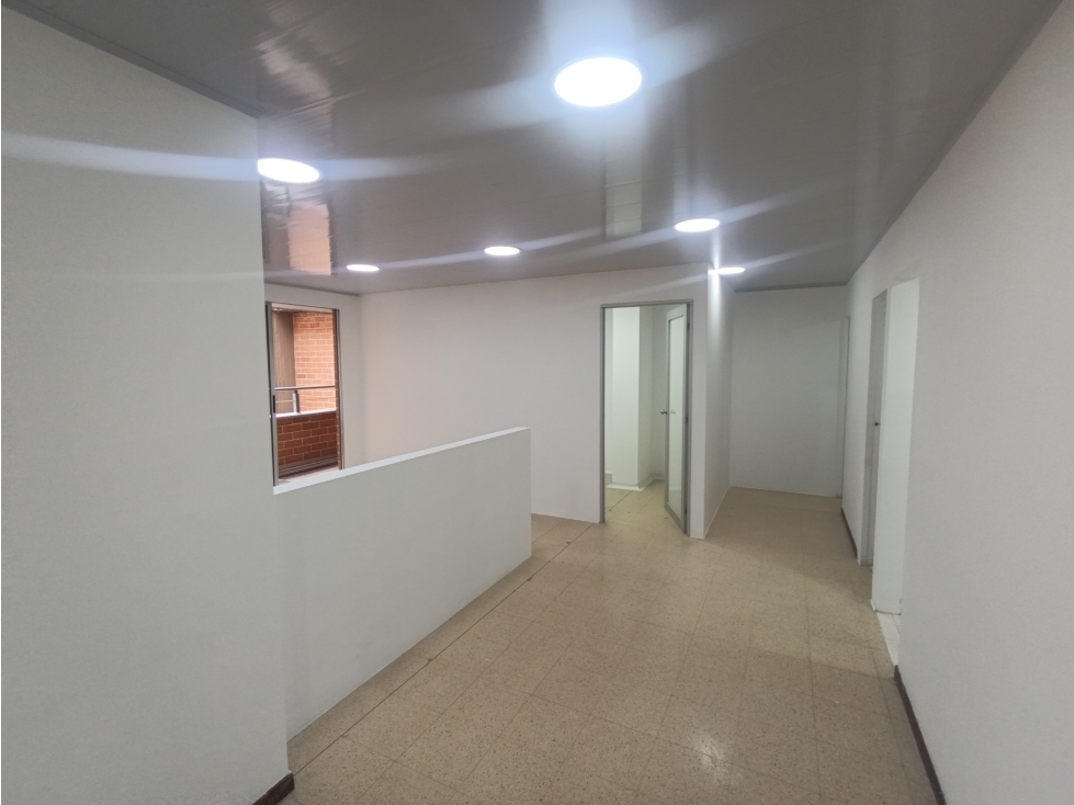 VENDO OFICINA EN GUAYABAL A 800 METROS DE LA ESTACIÓN AGUACATALA — foto 6