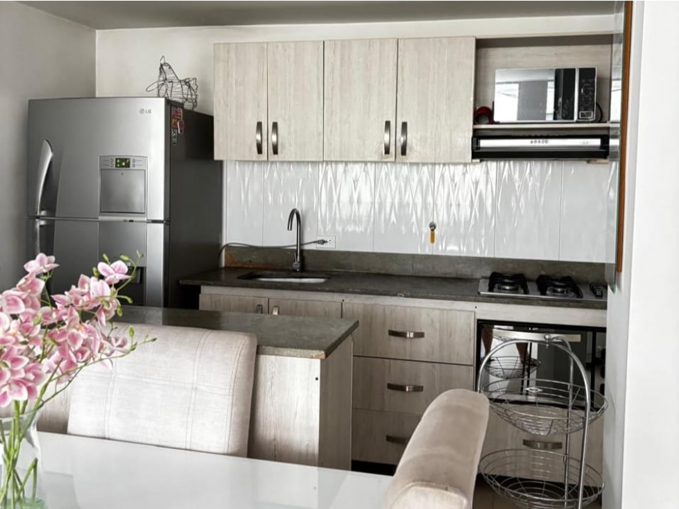 INVERSIONISTAS | Apartamento rentado, Segundo piso, Barrio Cristóbal — foto 3