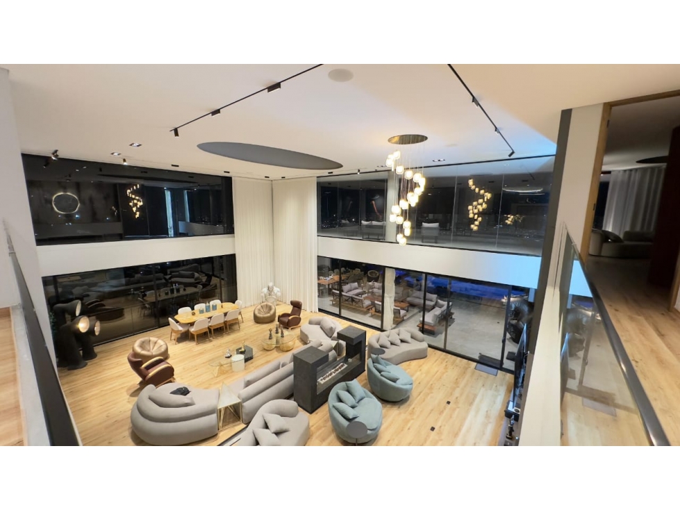 VENTA DE MANSION EN EL POBLADO ACABADOS DE LUJOS.