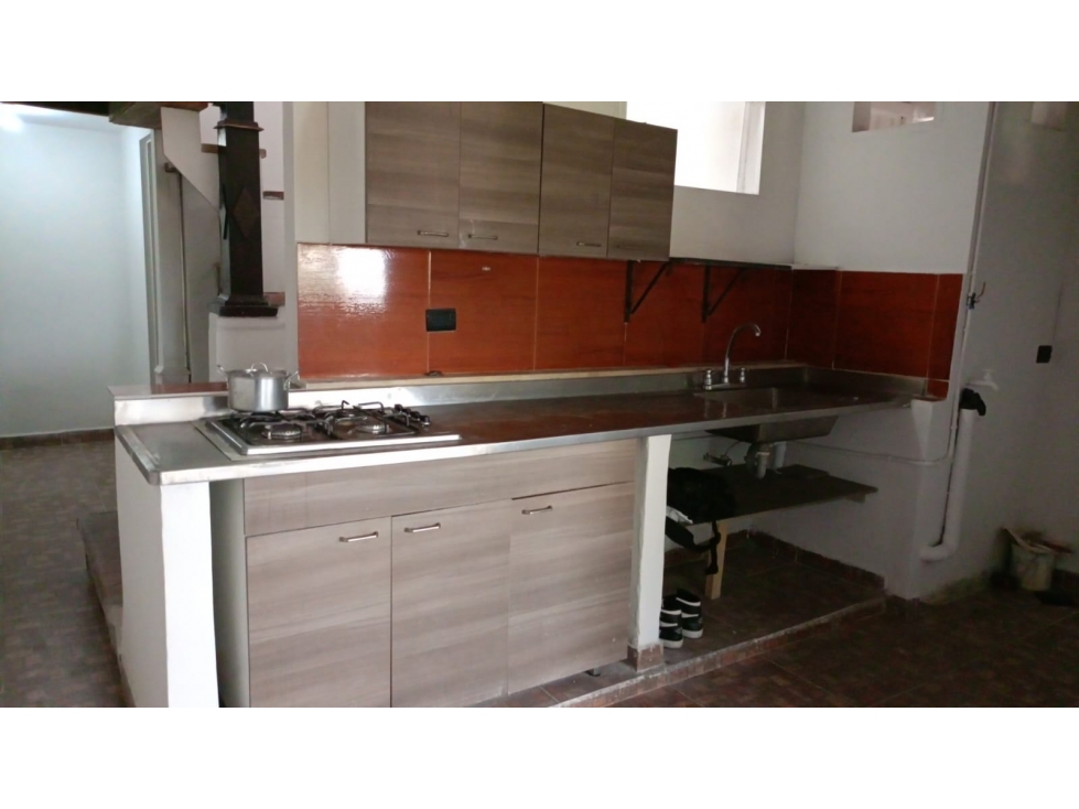 ARRIENDO APARTAMENTO DUPLEX EN PRADO CENTRO CERCA ESTACION HOSPITAL — foto 3