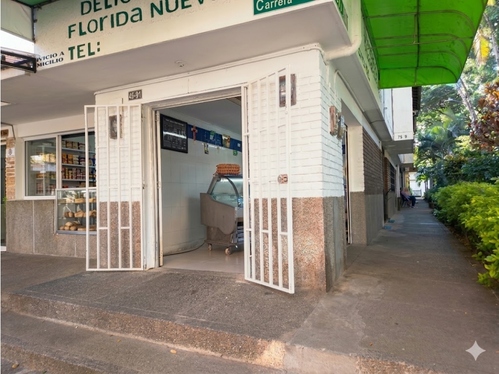 EN VENTA CASA CON LOCALES COMERCIALES EN LAURELES - VELODROMO